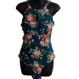 Plus size ( XL) floral one peice bathing suit by Cupshe.Beautiful colors!